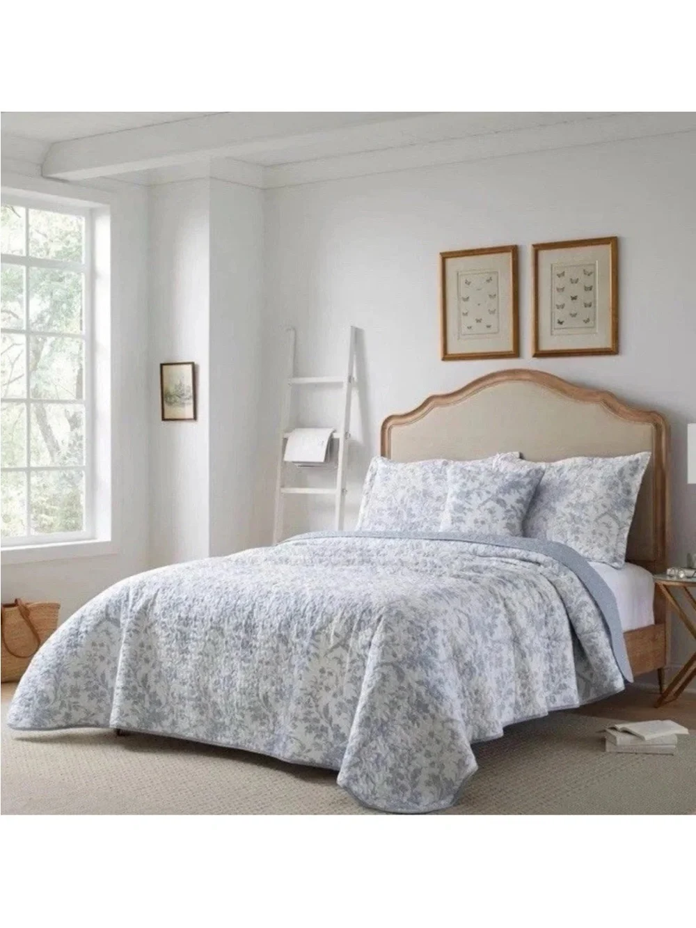 Elegant 4-Piece King Blue Amberley Floral Quilt Set Reversible Bonus ThrowPillow